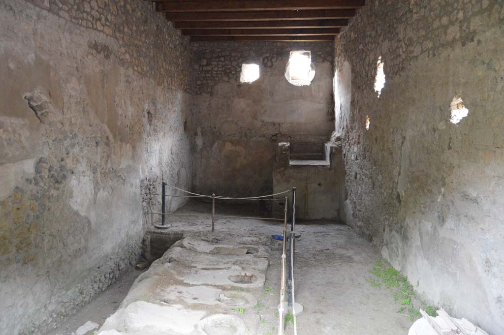 I.8.15 Pompeii. October 2017. Looking north across room with plant for production of pigments.
Foto Taylor Lauritsen, ERC Grant 681269 DÉCOR.
