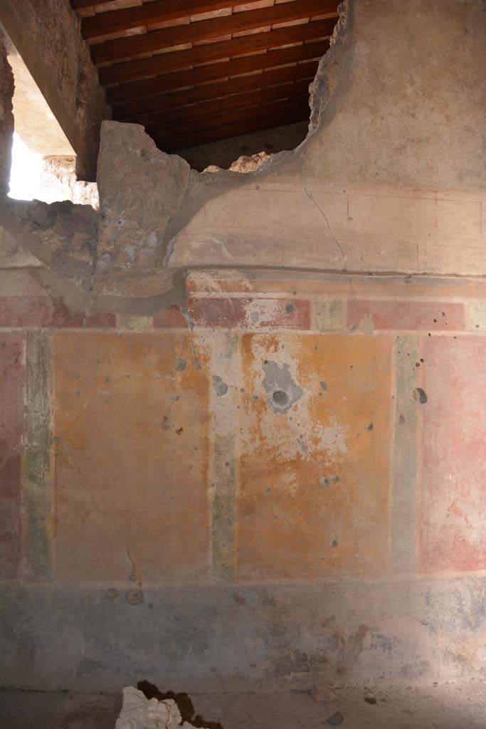I.8.17 Pompeii. March 2019. Room 4, centre of north wall.
Foto Annette Haug, ERC Grant 681269 DCOR.
