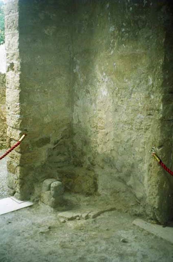 I.8.17 Pompeii. December 2007. Room 14, north wall with bed recess. 