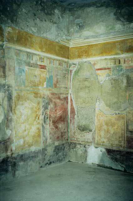 I.8.17 Pompeii. 1968. Room 15. Casa dei Quattro Stili, cubiculum alcove, back N wall.  Photo courtesy of Anne Laidlaw.
American Academy in Rome, Photographic Archive. Laidlaw collection _P_68_3_15.
