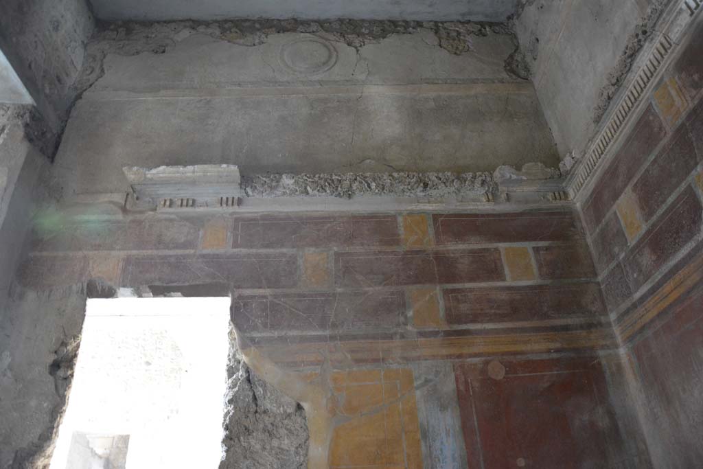I.8.17 Pompeii. March 2019. Room 12, upper west wall with window into north ala 13.
Foto Annette Haug, ERC Grant 681269 DCOR.
