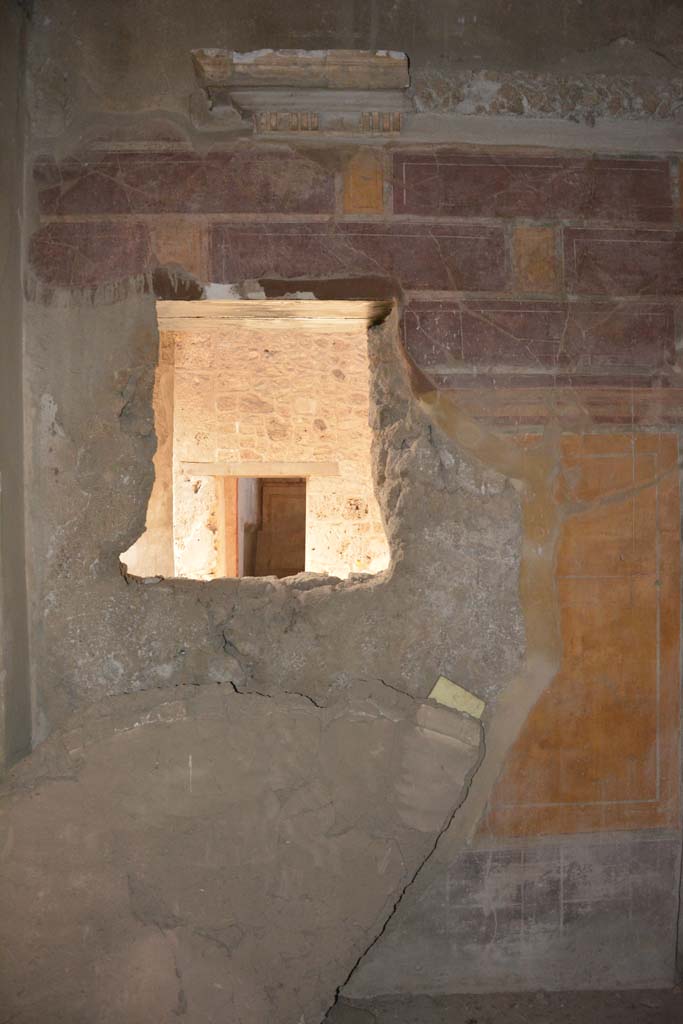 I.8.17 Pompeii. March 2019. Room 12, window at south end of west wall. 
Foto Annette Haug, ERC Grant 681269 DCOR.
