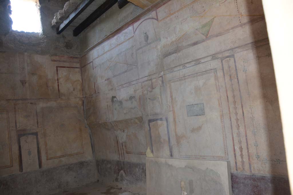 I.8.17 Pompeii. October 2019. Room 14, looking west along north wall. 
Foto Annette Haug, ERC Grant 681269 DCOR.
