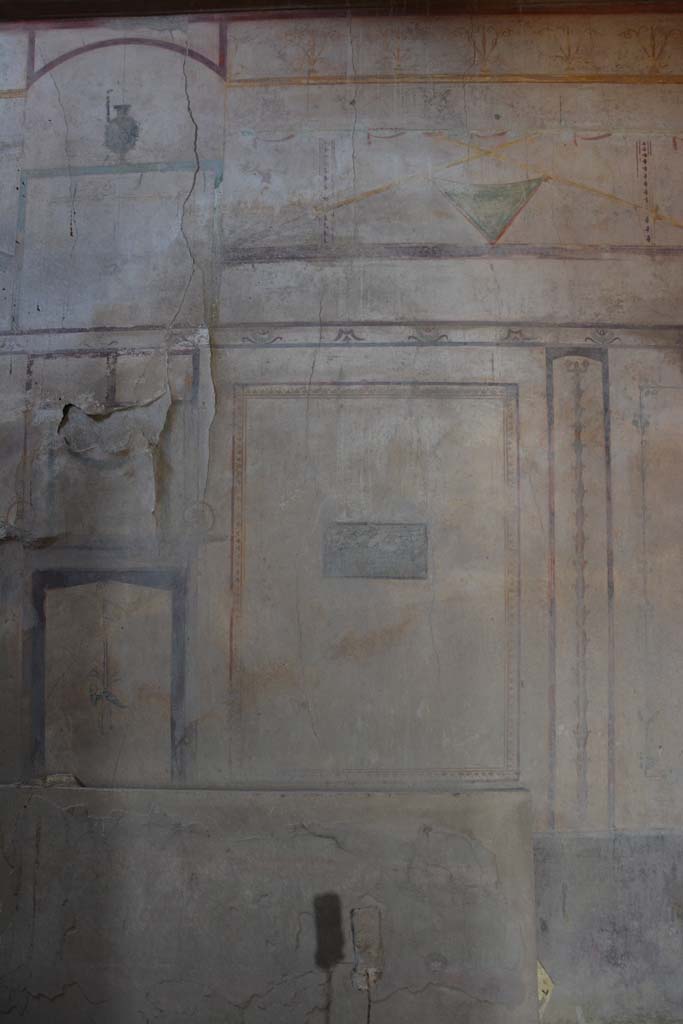 I.8.17 Pompeii. March 2019. Room 14, north wall with painted panel.
Foto Annette Haug, ERC Grant 681269 DCOR.
