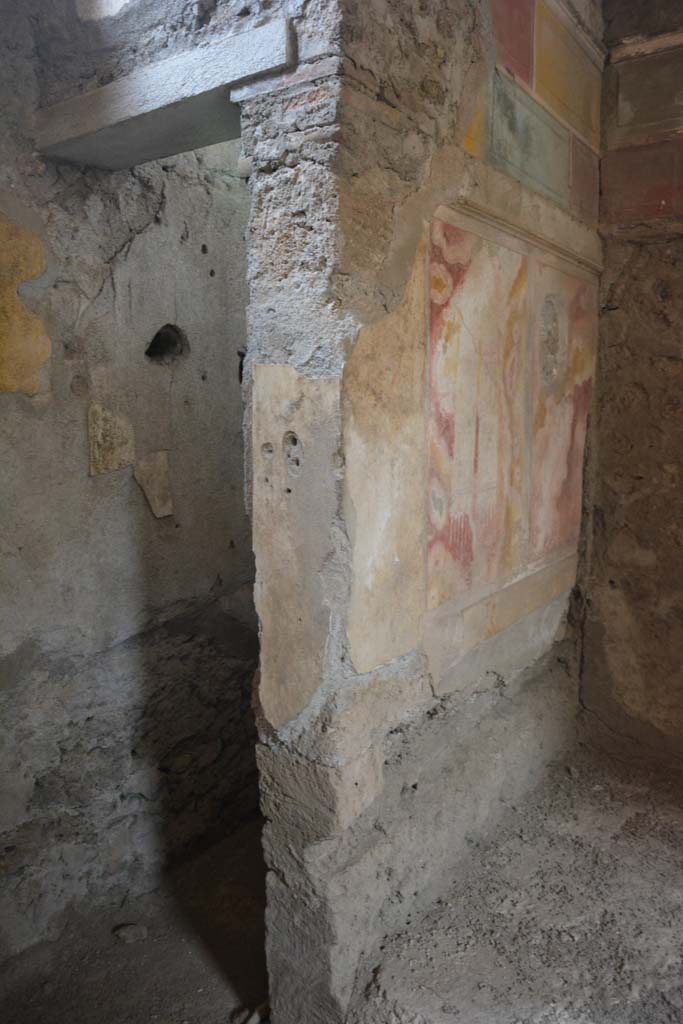I.8.17 Pompeii. March 2019. 
Room 15, north-west corner, doorway to closet, on left, and alcove, on right. 
Foto Annette Haug, ERC Grant 681269 DCOR.
