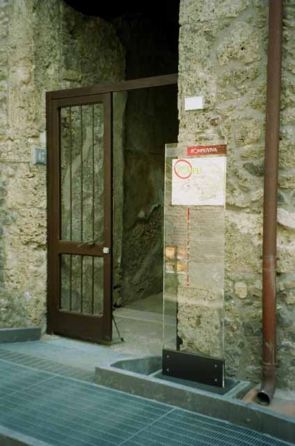 I.8.17 Pompeii. December 2007. Entrance on Vicolo dell’ Efebo.