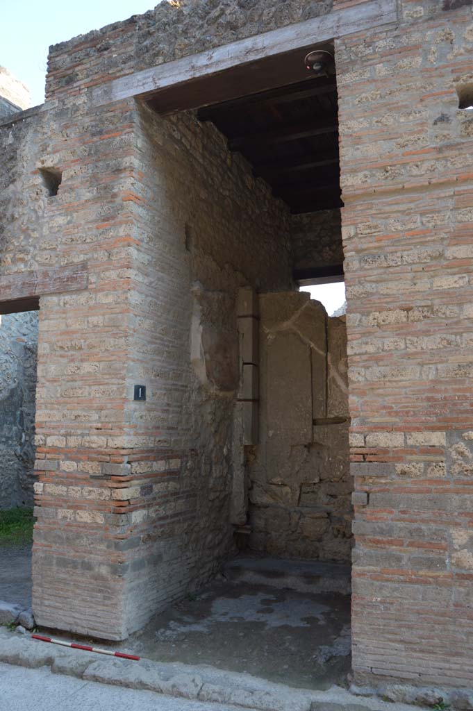1.9.1 Pompeii. December 2018. 
Looking towards east wall of the entrance vestibule. Photo courtesy of Aude Durand.

