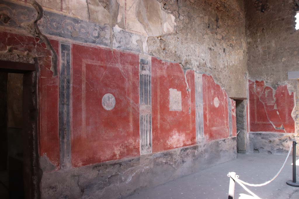 I.10.11 Pompeii. September 2021. Room 2, north wall of atrium, looking east. Photo courtesy of Klaus Heese.