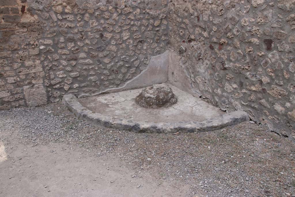 I.10.14 Pompeii. September 2021. North-west corner of stable. Photo courtesy of Klaus Heese.