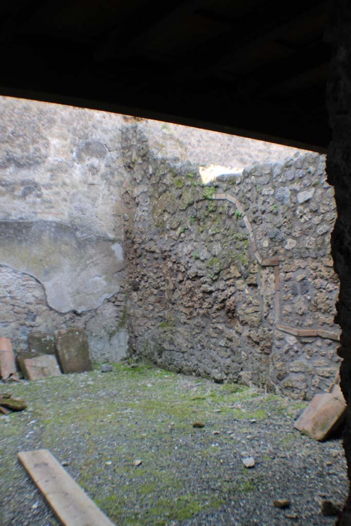 I.10.16 Pompeii. March 2014. Looking north-west across garden area.  
Foto Annette Haug, ERC Grant 681269 DÉCOR.
