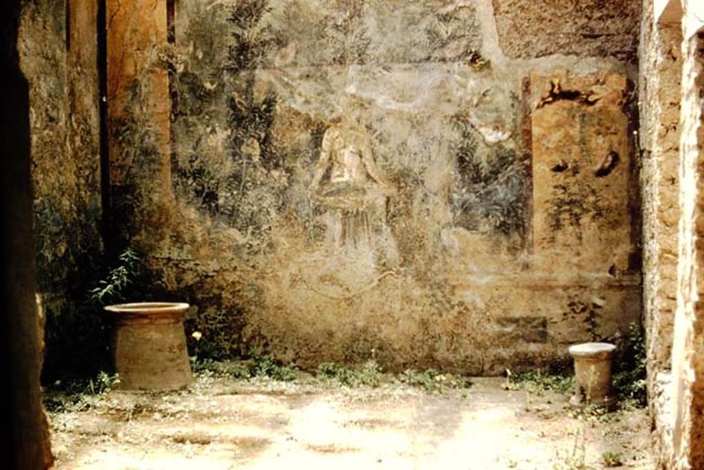 I.11.6 Pompeii. 1959. Room 6, west wall of garden area. Photo by Stanley A. Jashemski.
Source: The Wilhelmina and Stanley A. Jashemski archive in the University of Maryland Library, Special Collections (See collection page) and made available under the Creative Commons Attribution-Non Commercial License v.4. See Licence and use details.
J59f0483
