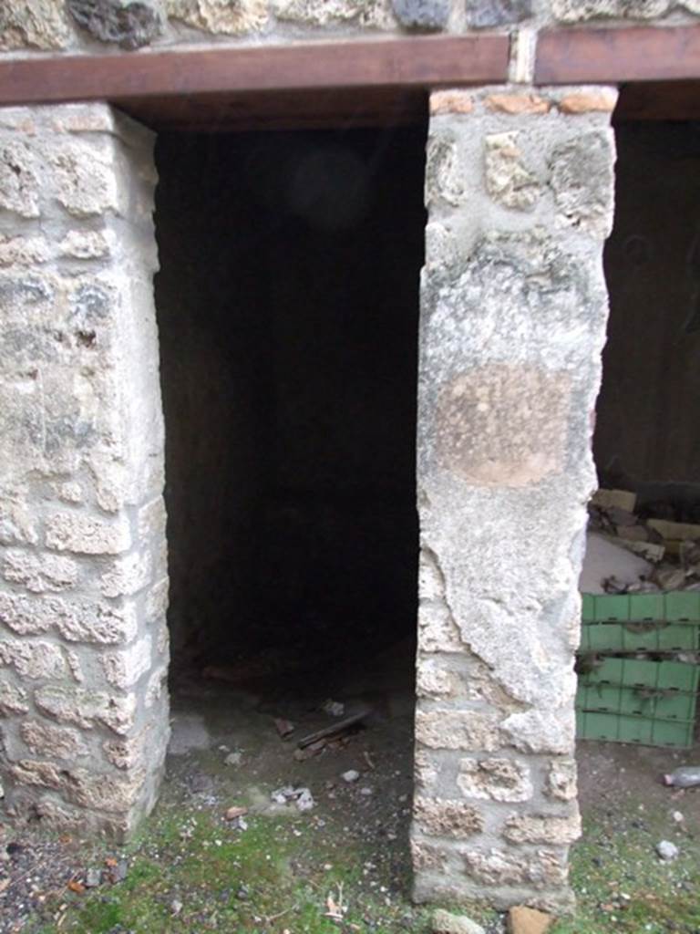 I.11.15 Pompeii. December 2007. Doorway to room 16 on left, and room 15 on right.   