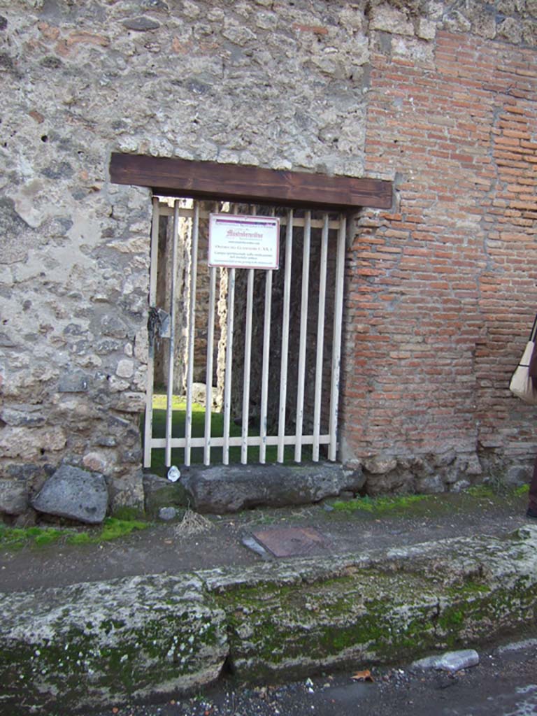 I.20.1 Pompeii. December 2005. Entrance doorway.