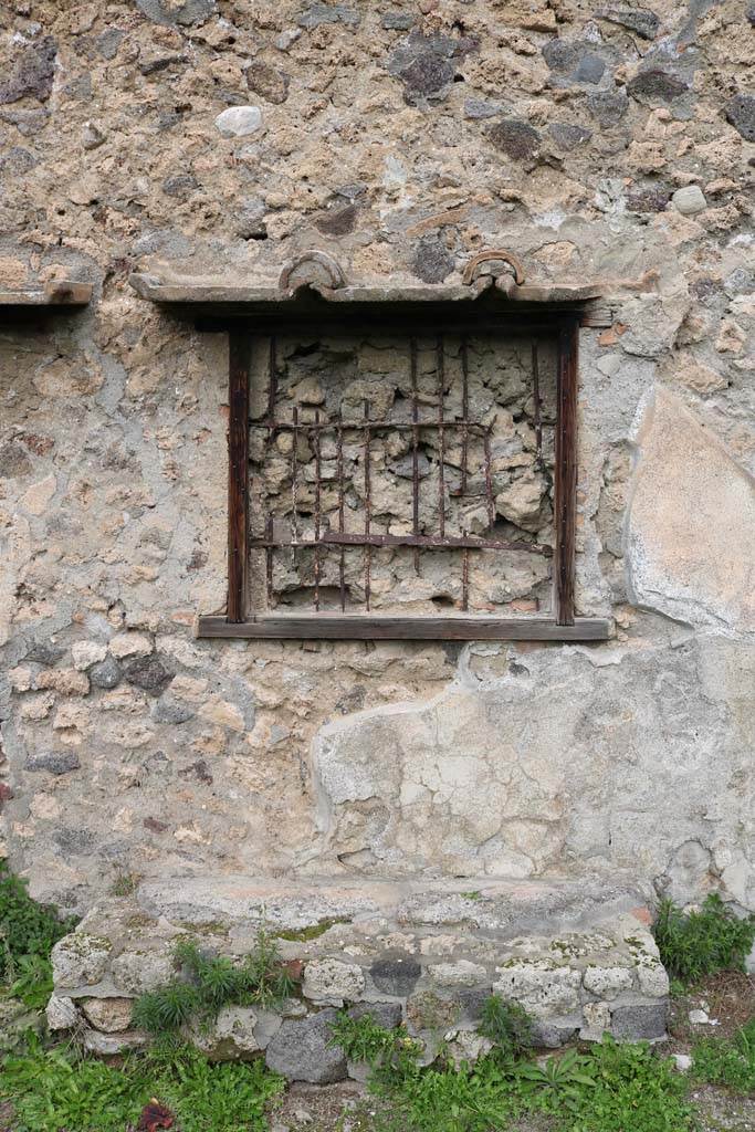 I.20.1 Pompeii. December 2018. Window in north wall. Photo courtesy of Aude Durand.

