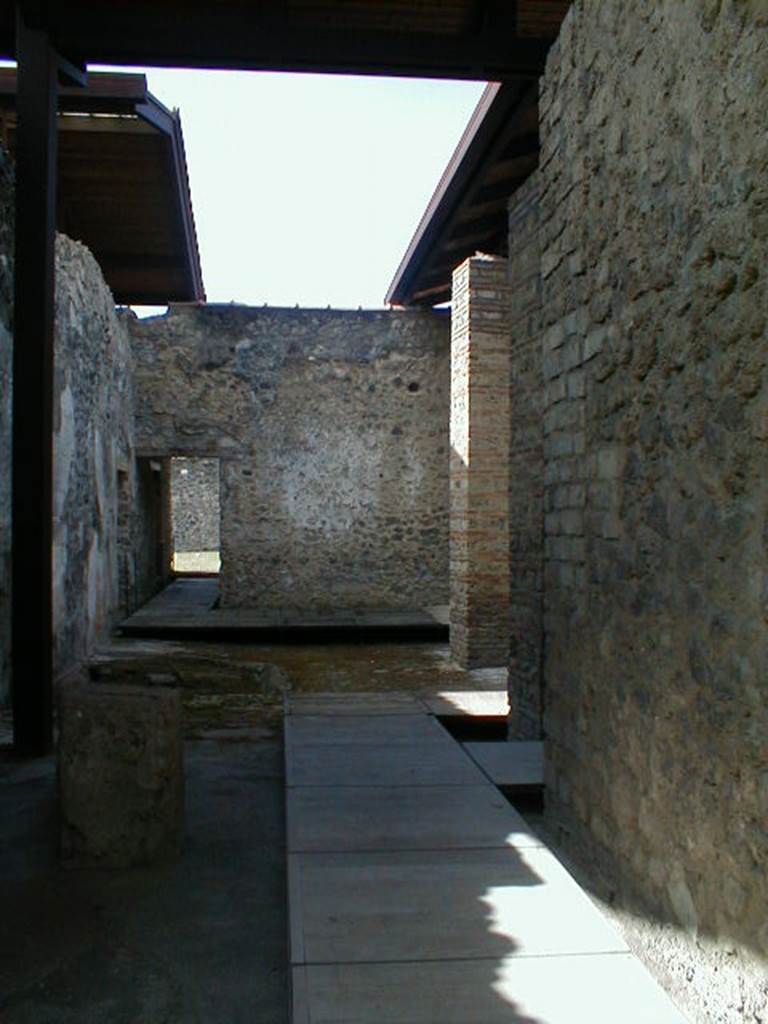 I.20.4 Pompeii. September 2004. Looking west from entrance.