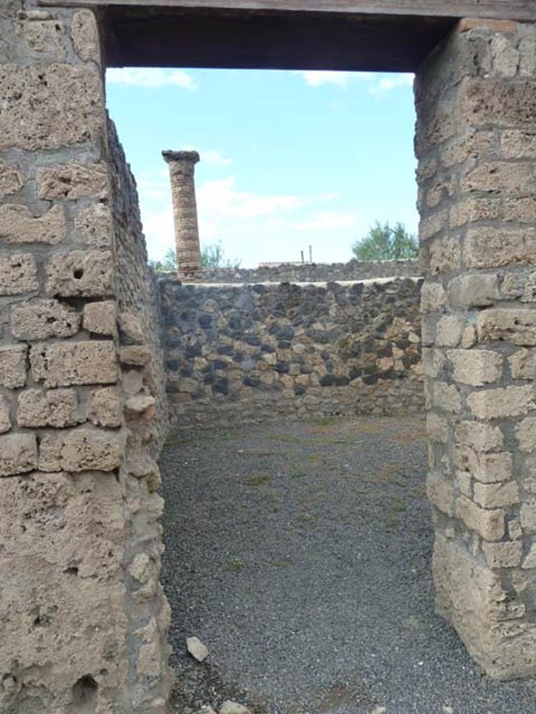 I.21.2 Pompeii. September 2015. Doorway to room on east side of entrance corridor, in north wall of atrium.