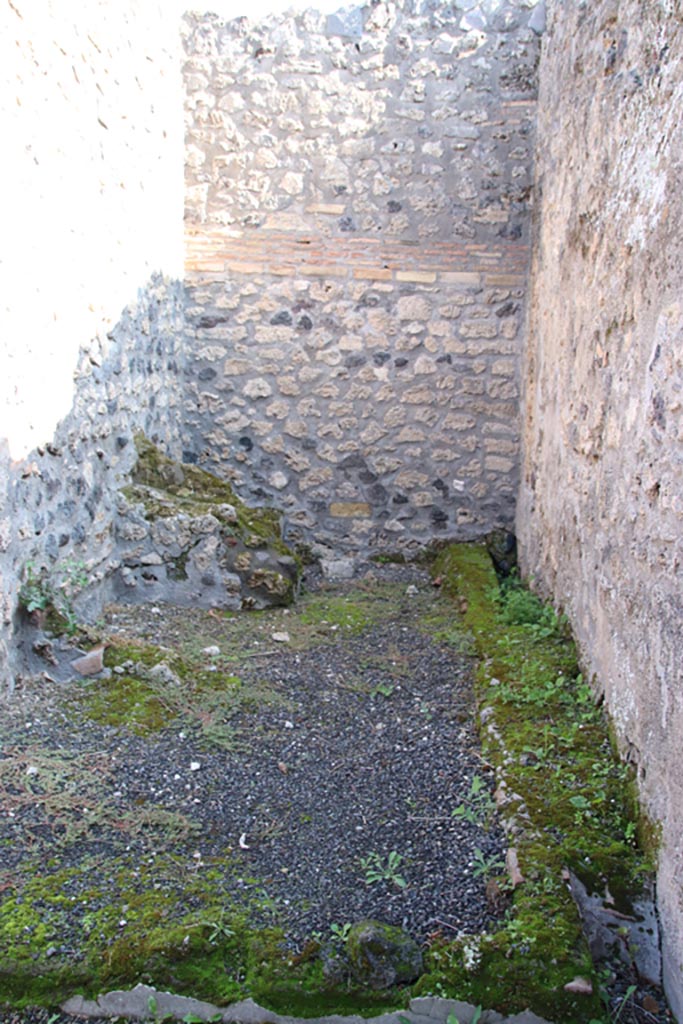 I.21.5 Pompeii. October 2022. Kitchen and latrine area. Photo courtesy of Klaus Heese.

