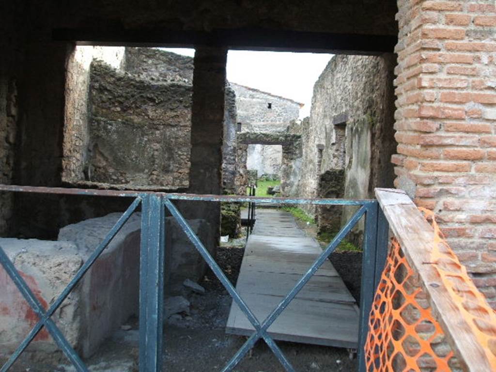 II.1.1 Pompeii.  December 2006.  East wall.
