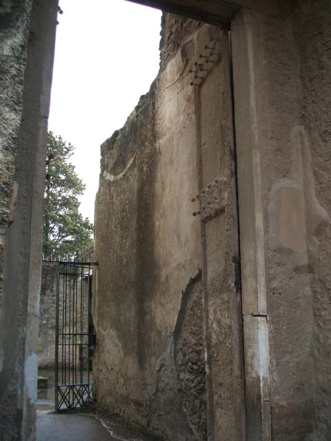 II 2 2 Pompeii. November 2016. Cast of door on west side. Photo courtesy of Marie Schulze.
