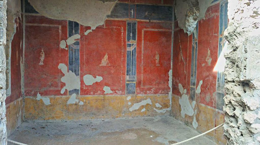 II.2.2 Pompeii. May 2016. Room “c”, looking towards north wall and north-east corner of triclinium. 
Photo courtesy of Buzz Ferebee.

