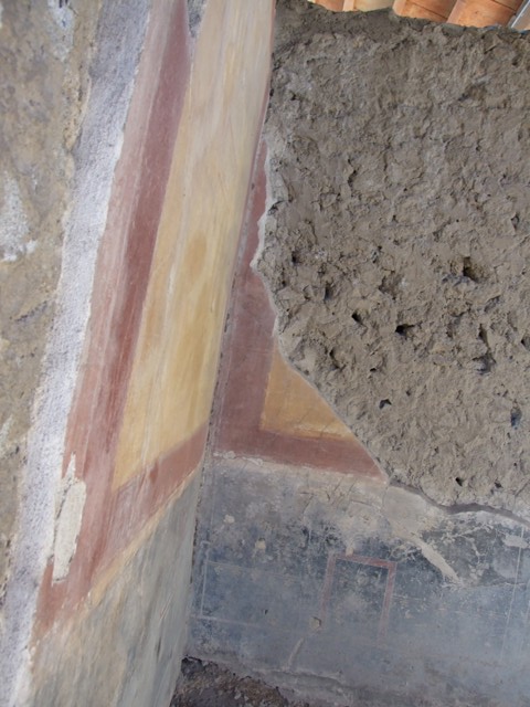 II.2.2 Pompeii. December 2006. Doorway to room “d”, on west side of pseudoperistyle “g”. 