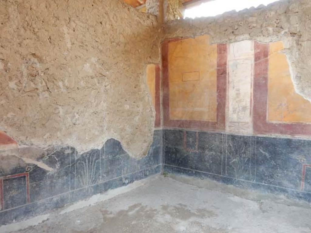 II.2.2 Pompeii. May 2016. Room “c”, looking towards north wall and north-east corner of triclinium. 
Photo courtesy of Buzz Ferebee.

