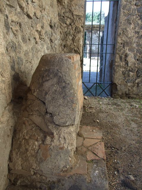 II.2.2 Pompeii. May 2016. Room “f”, painted priest of Isis from west end of south wall.
Photo courtesy of Buzz Ferebee.
