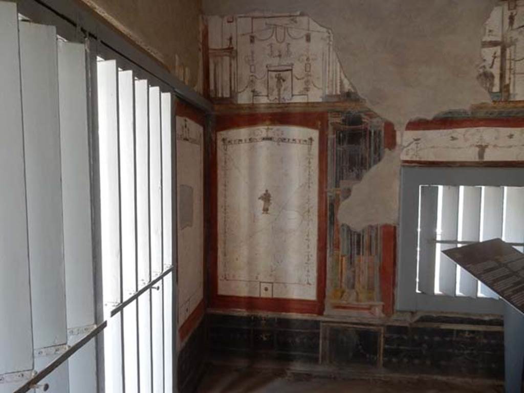 II.2.2 Pompeii. May 2016. Room “i”, detail from wall painting at west end of north wall of upper euripus. Photo courtesy of Buzz Ferebee.
