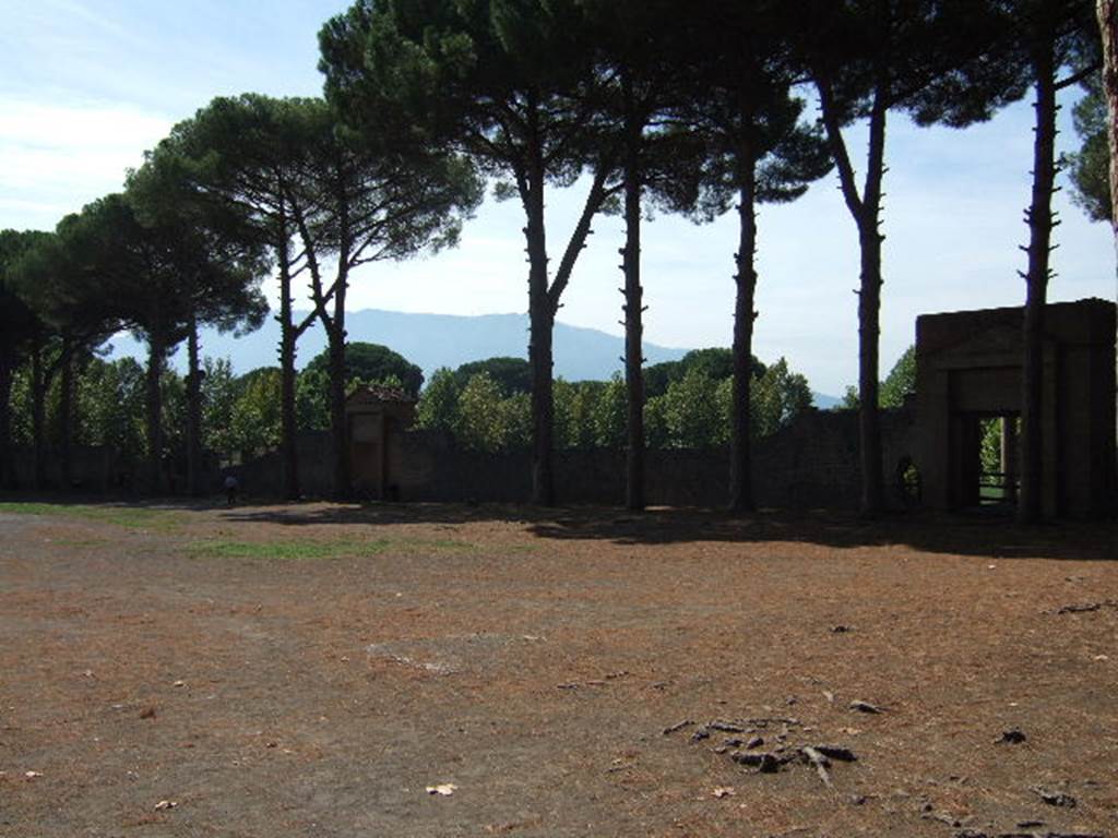 II.7.5 Pompeii. December 2006. Looking south across Piazzale Anfiteatro.