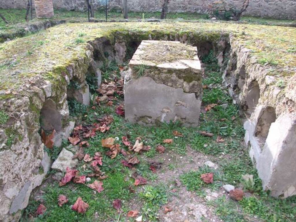 II.9.7. Garden entrance to House of Summer Triclinium.  December 2007.  Table in centre of triclinium.