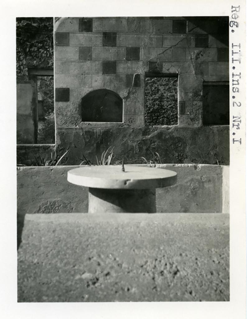 III.2.1 Pompeii. Pre-1937-39. Room 20, Looking towards west wall of summer triclinium.  
Photo courtesy of American Academy in Rome, Photographic Archive. Warsher collection no. 007.
