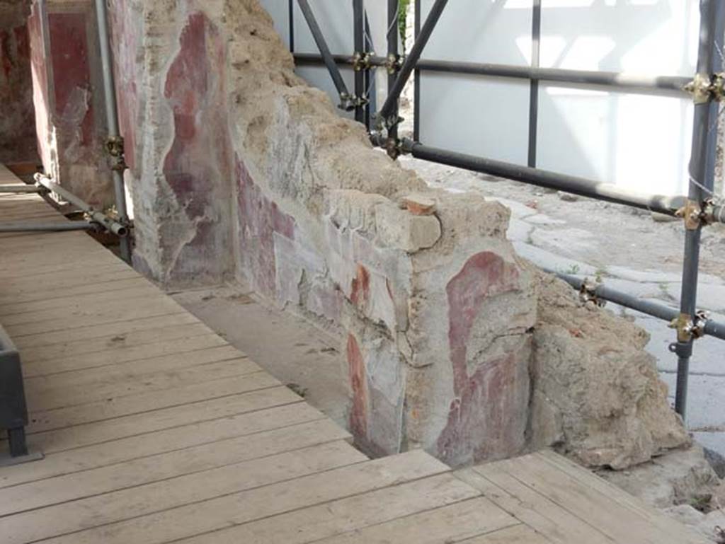 III.3.6 Pompeii. May 2017. Detail of east wall. Photo courtesy of Buzz Ferebee.