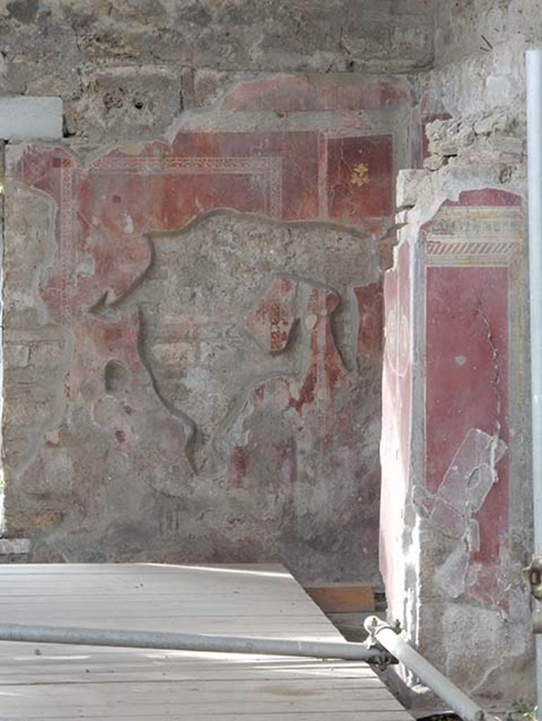 III.3.6 Pompeii. May 2017. Detail from north wall, on left, and east wall, on right, in north-east corner. Photo courtesy of Buzz Ferebee.
