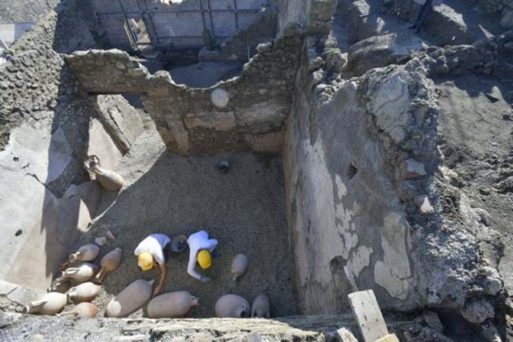 III.3.6 Pompeii. December 2017. Room in north-east corner at rear with amphorae discovered during excavation. Photo © Parco Archeologico di Pompei.