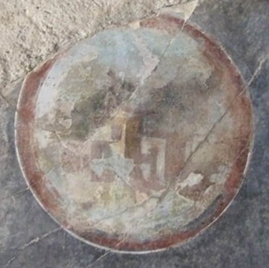 III.4.3  Pompeii.  March 2009.   Room 13.   Painted medallion on north wall.   East side