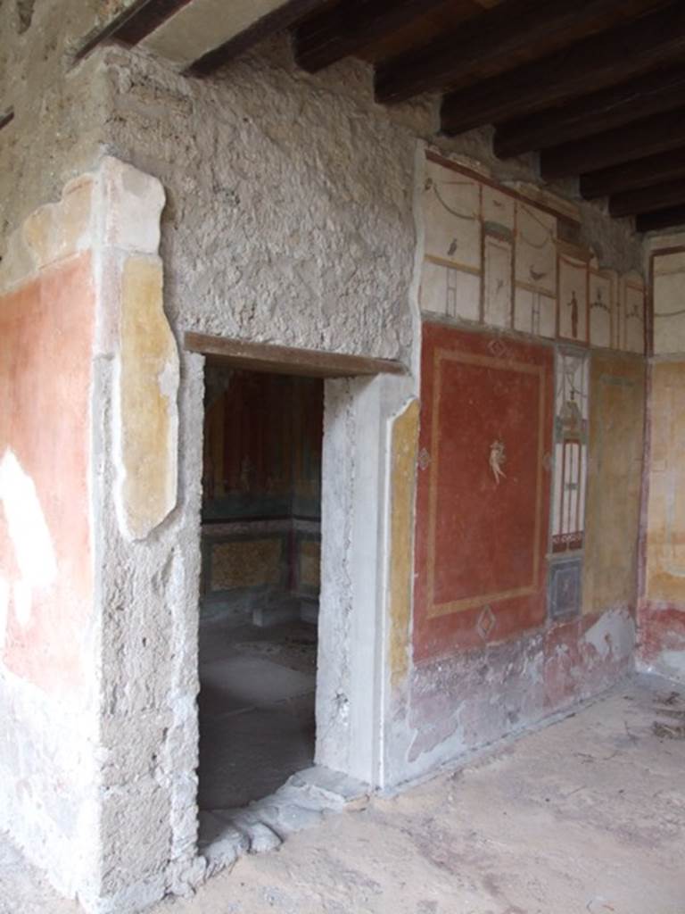 III.4.b. Pompeii.  March 2009. Door to room 3 , in west wall of room 4.