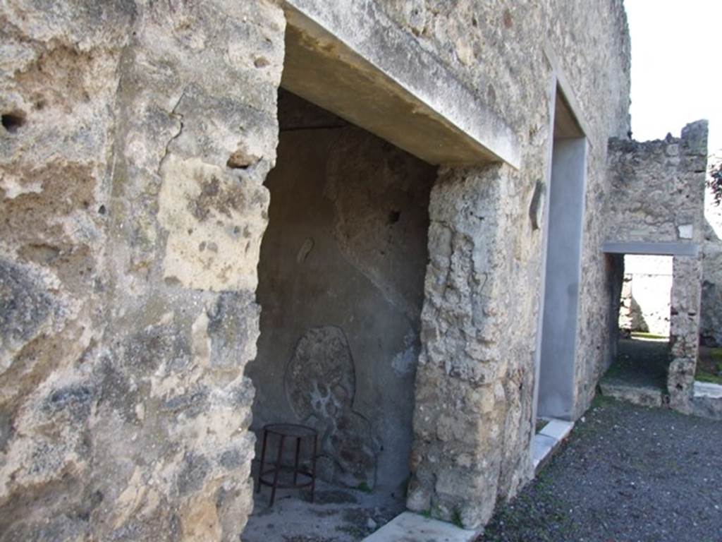 V.2.1 Pompeii.  March 2009.  Doorway to Room 8, Oecus.