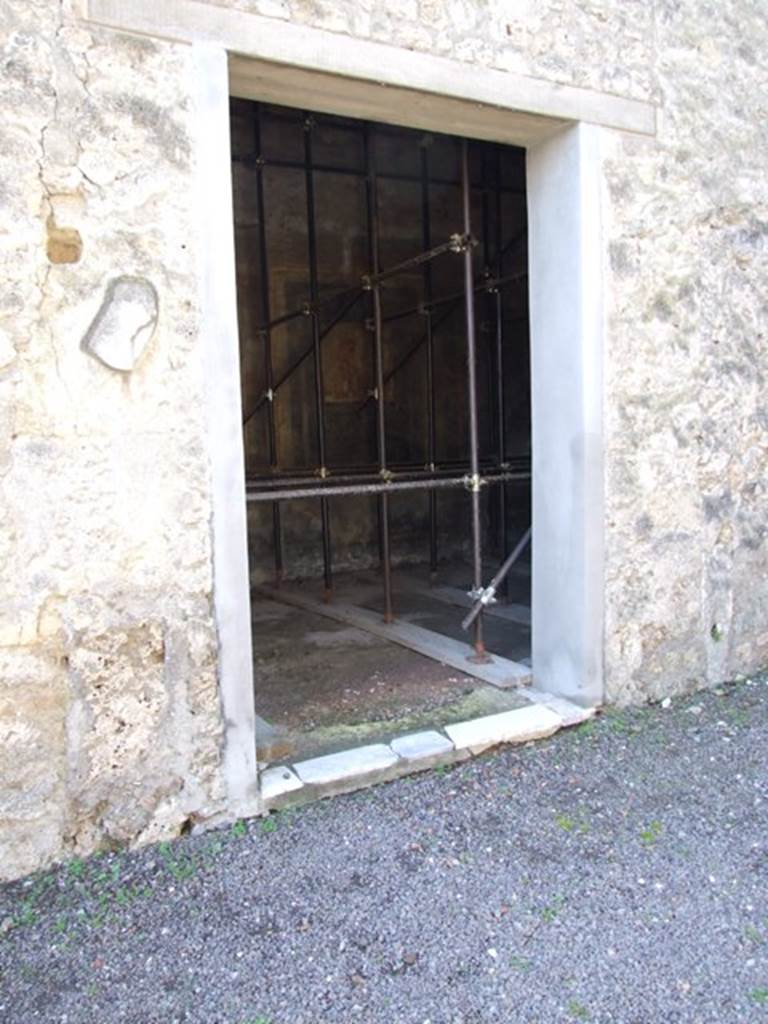 V.2.1 Pompeii.  March 2009.  Doorway to Room 9, Triclinium.
