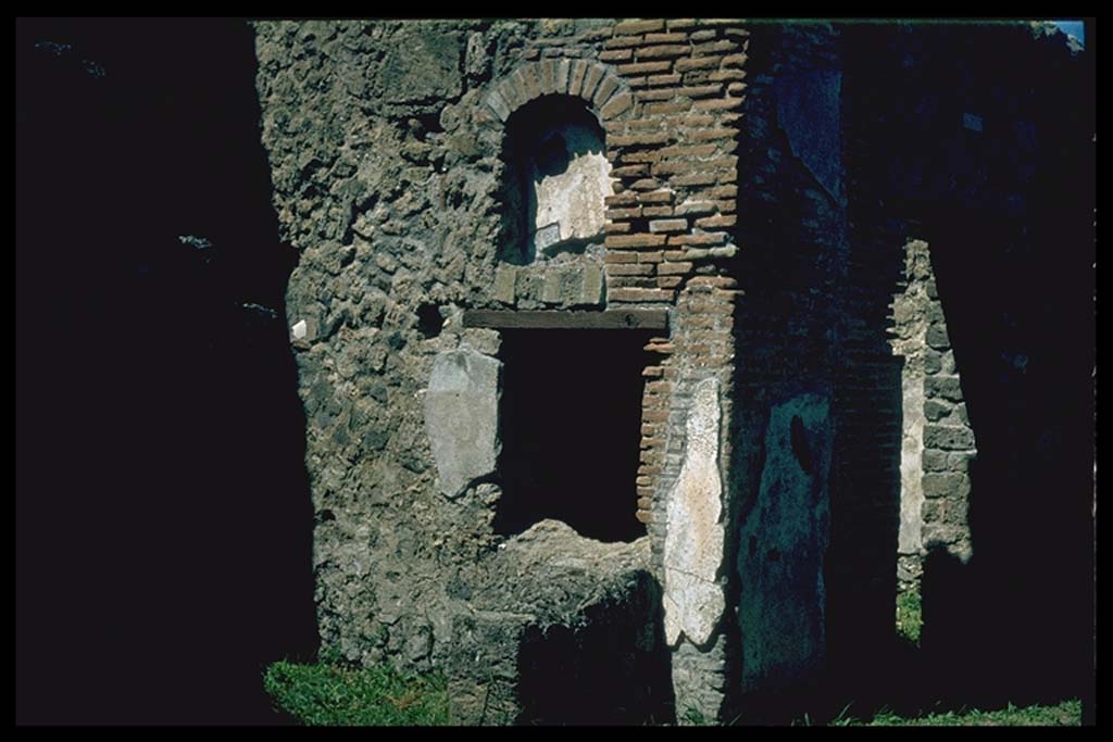 V.2.1 Pompeii. Rooms on west side of entrance.
Photographed 1970-79 by Günther Einhorn, picture courtesy of his son Ralf Einhorn.

