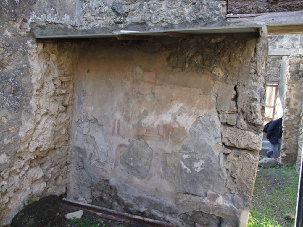 V.2.b Pompeii. December 2007. Lararium on west wall of room “b” behind the bar of V.2.b. See Fröhlich, T., 1991, Lararien und Fassadenbilder in den Vesuvstädten.  Mainz: von Zabern.  (L44:p.267, T. 31,2). 

