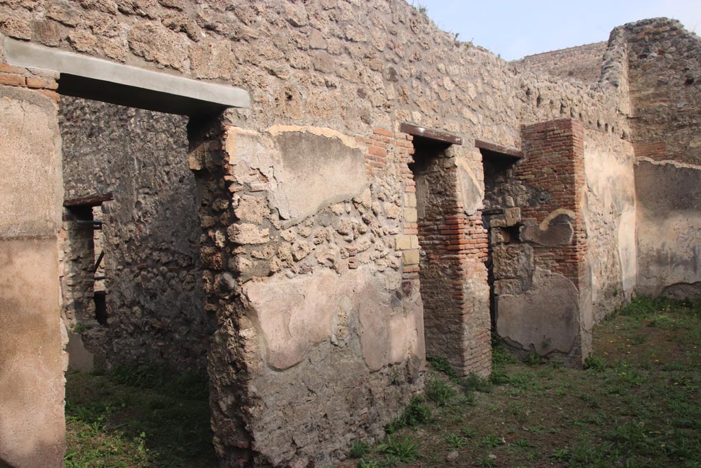 V.2.e Pompeii. October 2023. Looking along north wall from entrance doorway. Photo courtesy of Klaus Heese.