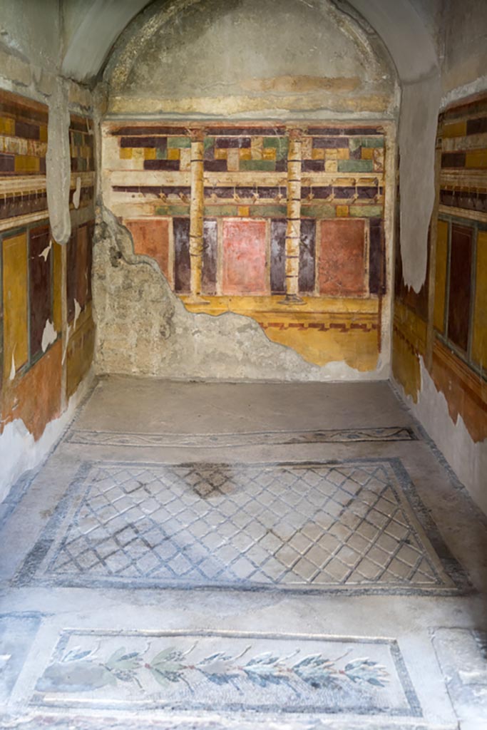 V.2.i Pompeii. March 2023. 
Room 20, looking south from doorway. Photo courtesy of Johannes Eber.
