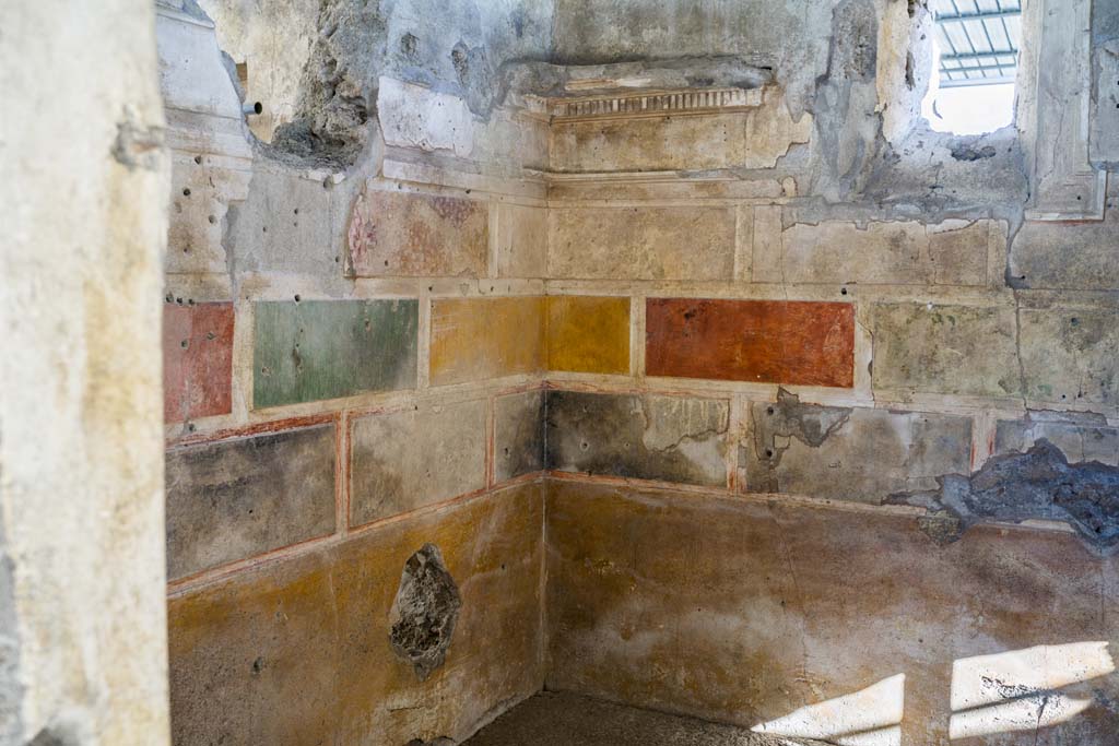 V.2, Pompeii. Casa di Orione. October 2021. 
Room A11, looking towards south-east corner from doorway. Photo courtesy of Johannes Eber.
