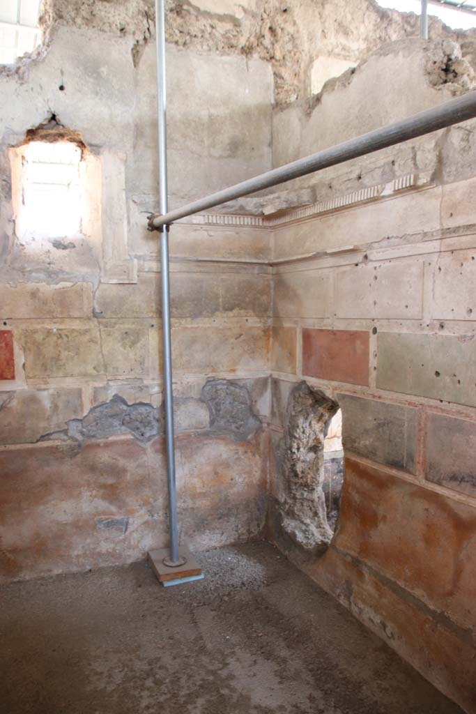 V.2.Pompeii. Casa di Orione. September 2021. 
Room A11, looking towards south-west corner. Photo courtesy of Klaus Heese.
