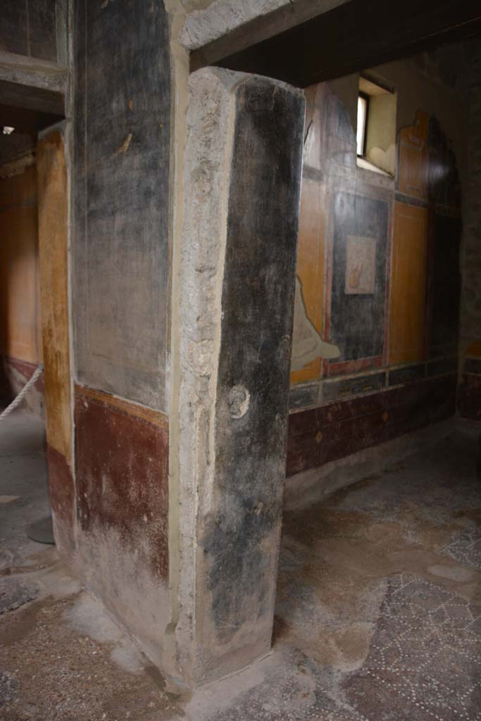 V.4.a Pompeii. March 2018. Room ‘g’, east side of doorway.
Foto Annette Haug, ERC Grant 681269 DÉCOR.

