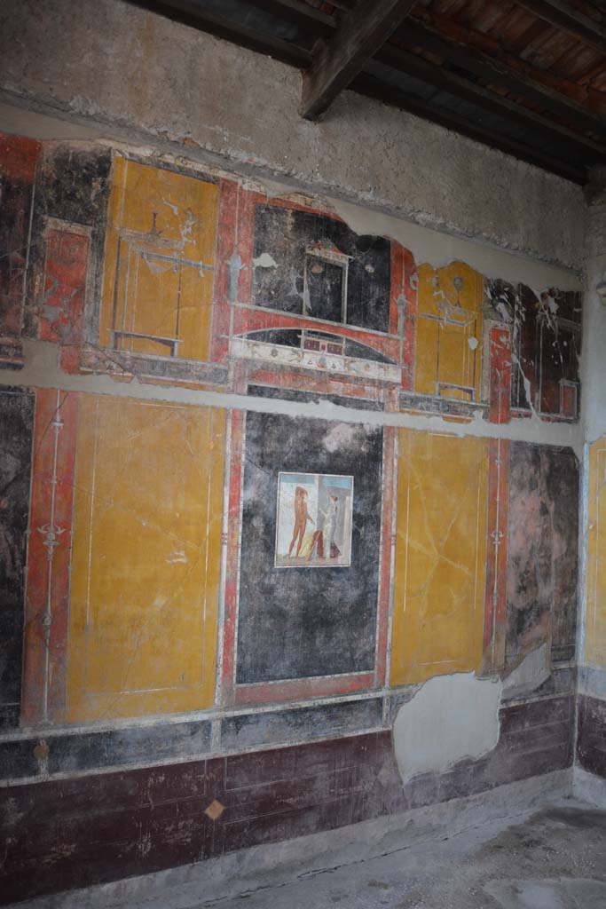 V.4.a Pompeii. March 2018. Room ‘g’, looking towards north end of west wall.
Foto Annette Haug, ERC Grant 681269 DÉCOR.

