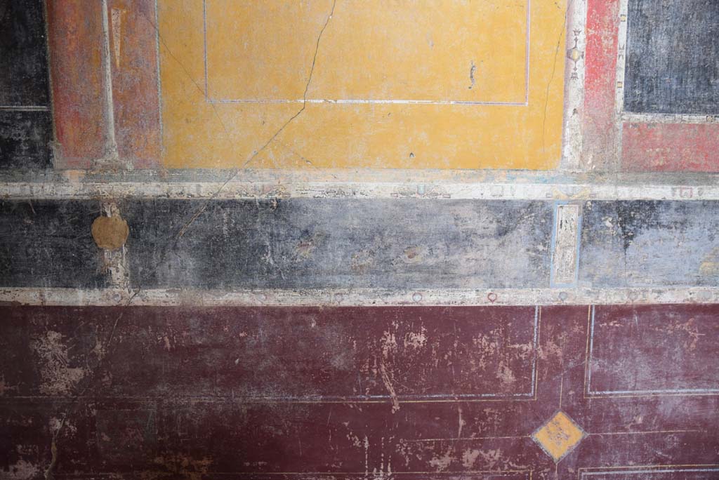 V.4.a Pompeii. March 2018. Room ‘g’, detail from predella at south end of west wall, continuation.
Foto Annette Haug, ERC Grant 681269 DÉCOR.

