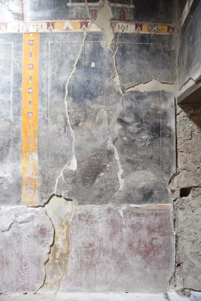 V.4.a Pompeii.December 2005.  Wall painting of girl from cubiculum on south side of tablinum.