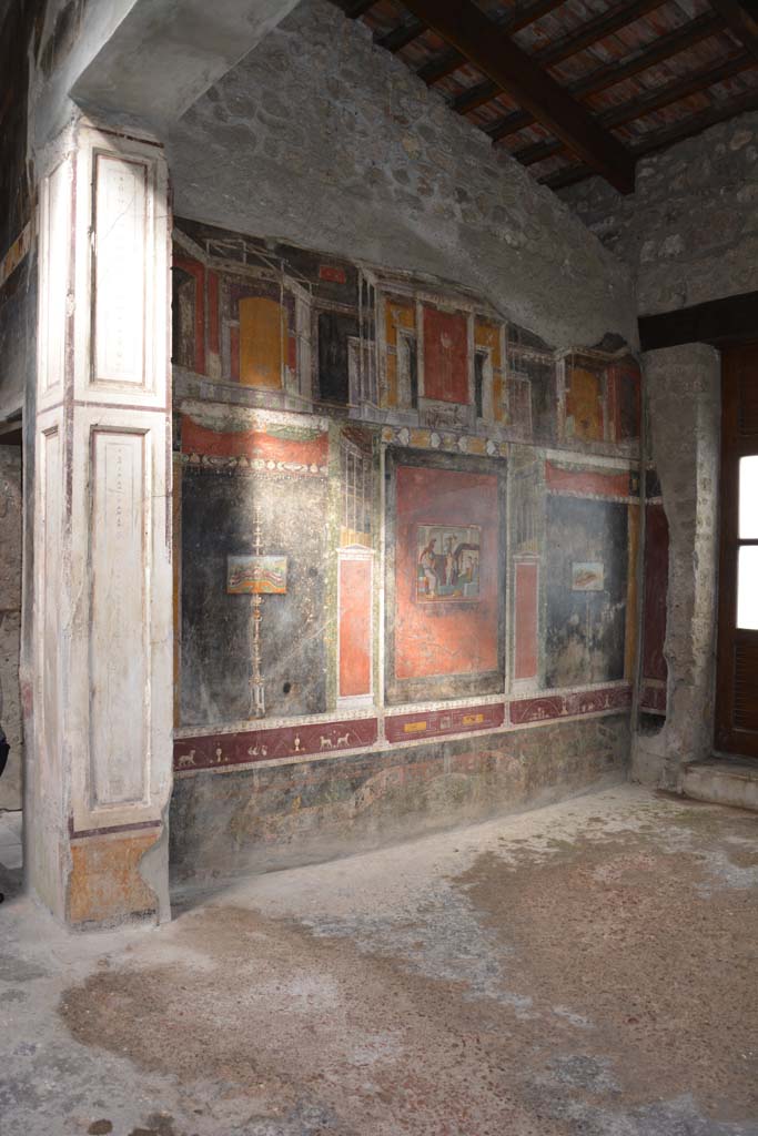 V.4.a Pompeii. March 2018. Room ‘h’, looking east towards north wall in tablinum. 
Foto Annette Haug, ERC Grant 681269 DÉCOR.
