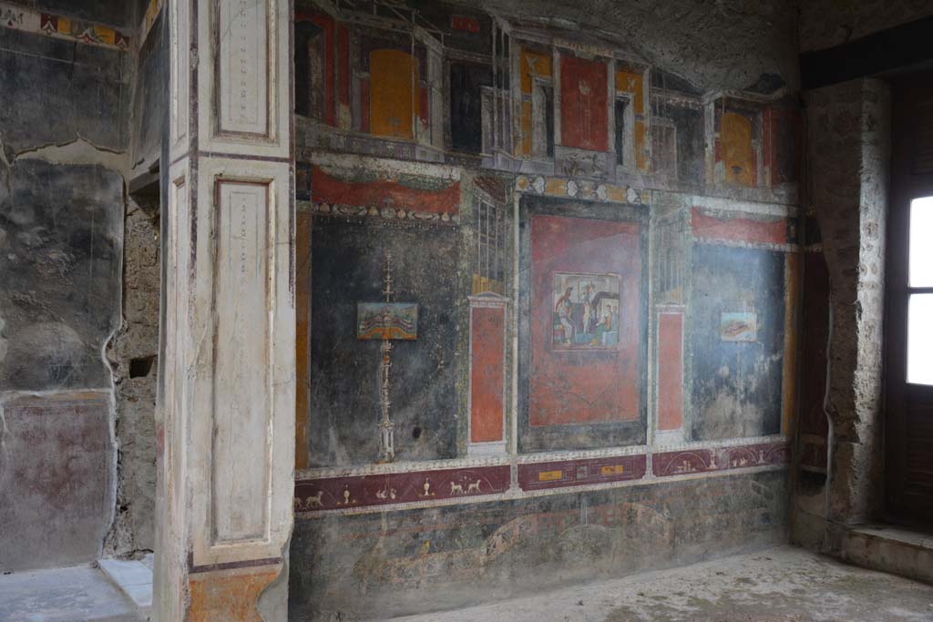 V.4.a Pompeii. March 2018. Room ‘h’, looking towards north wall of tablinum, with doorway to corridor ‘k’, on left.
Foto Annette Haug, ERC Grant 681269 DÉCOR.
